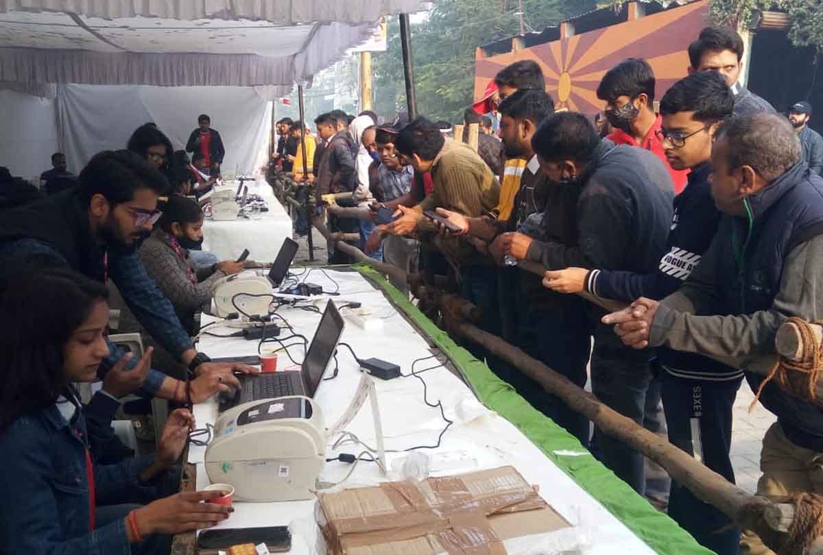 IND vs NZ: Spectators gathered to watch the deciding match at Green Park, crowd gathered to buy tickets