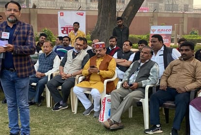 UP Assembly Election 2022 Hathras Live Debates and Discussions Coverage News Updates in Hindi