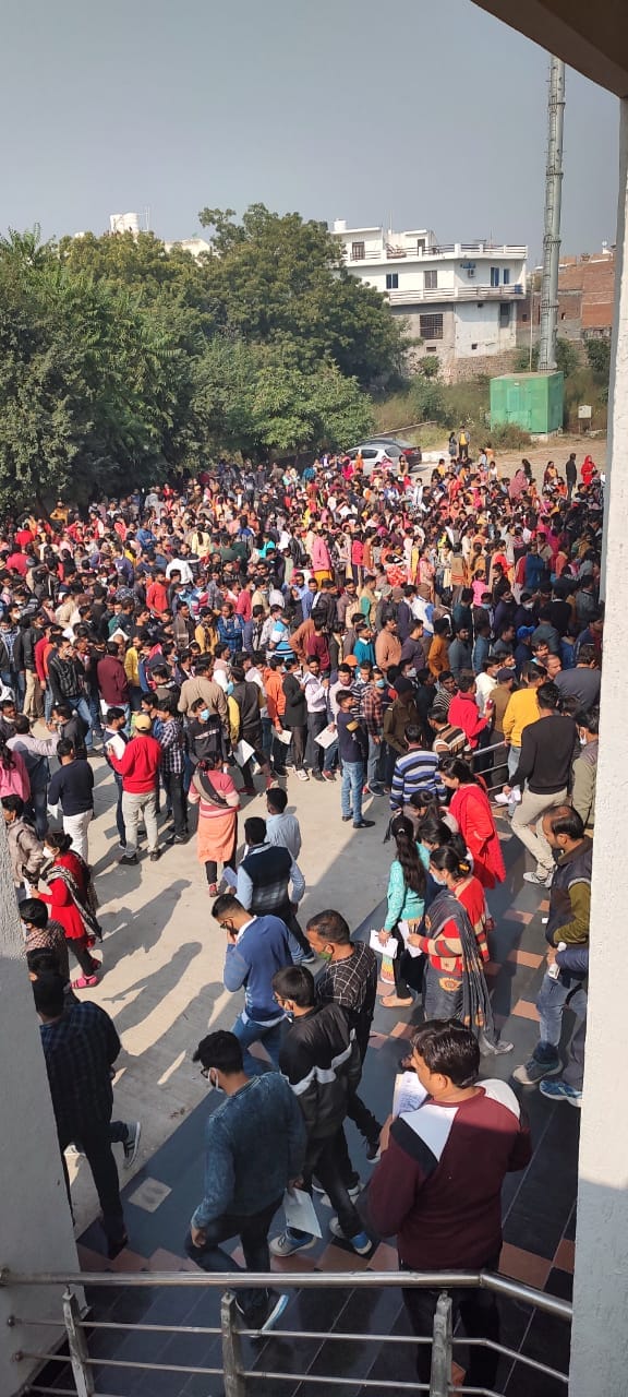 up tet cancelled, students weep