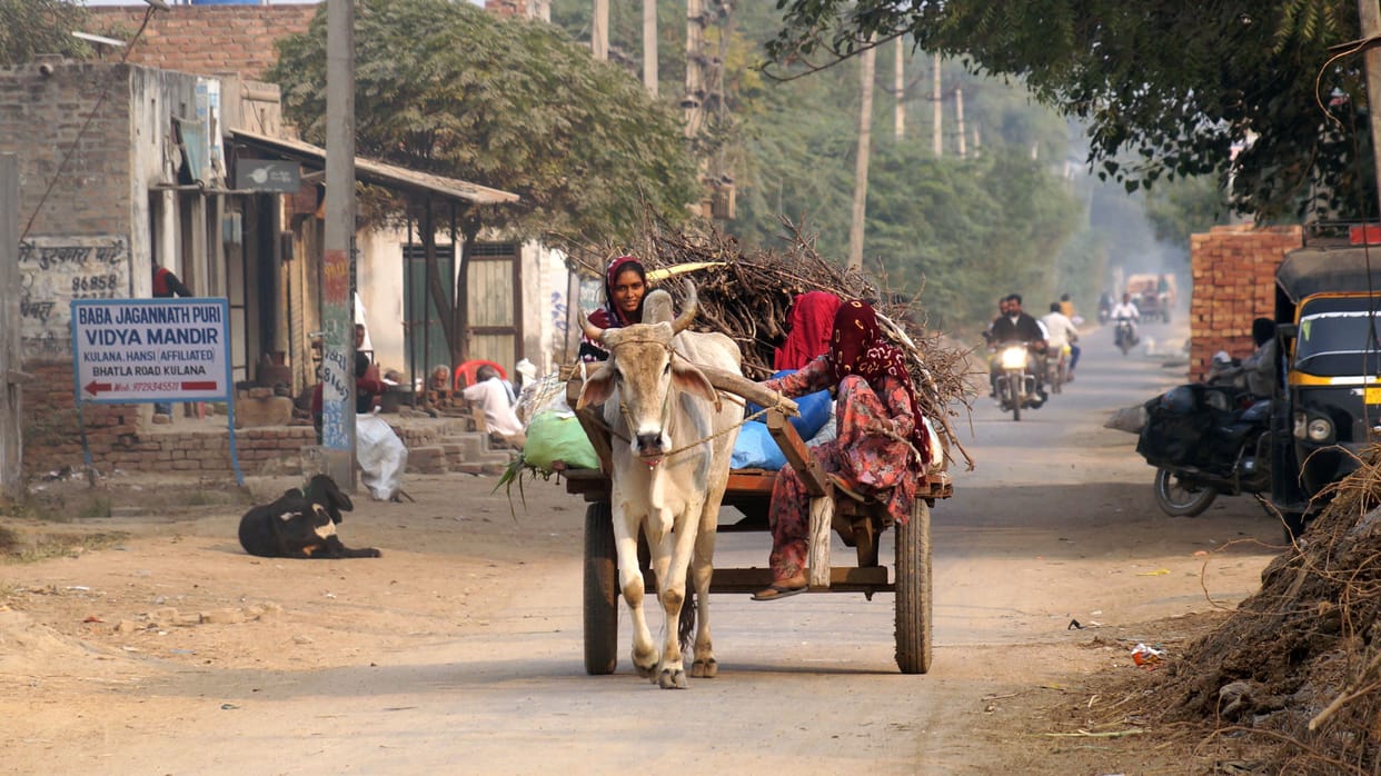 MP Adarsh ??village Kulana: Villagers drinking water containing 2500 TDS, 23 have cancer