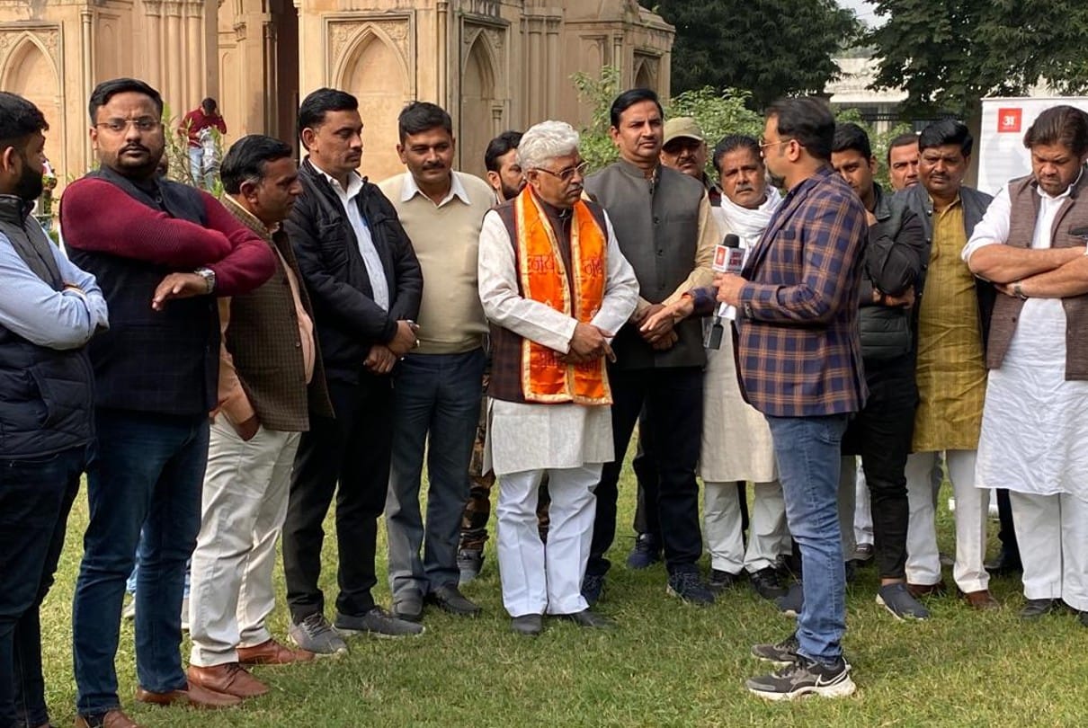 UP Assembly Election 2022 Aligarh Live Debates and Discussions Coverage News Updates in Hindi