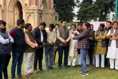 UP Assembly Election 2022 Aligarh Live Debates and Discussions Coverage News Updates in Hindi