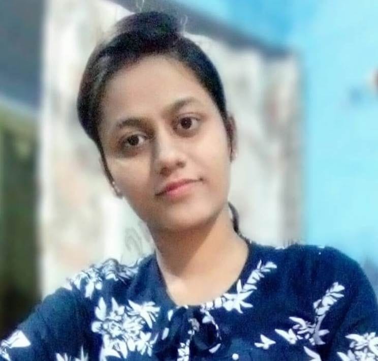 Aakriti, a student of DAV College, became the topper of CCSU