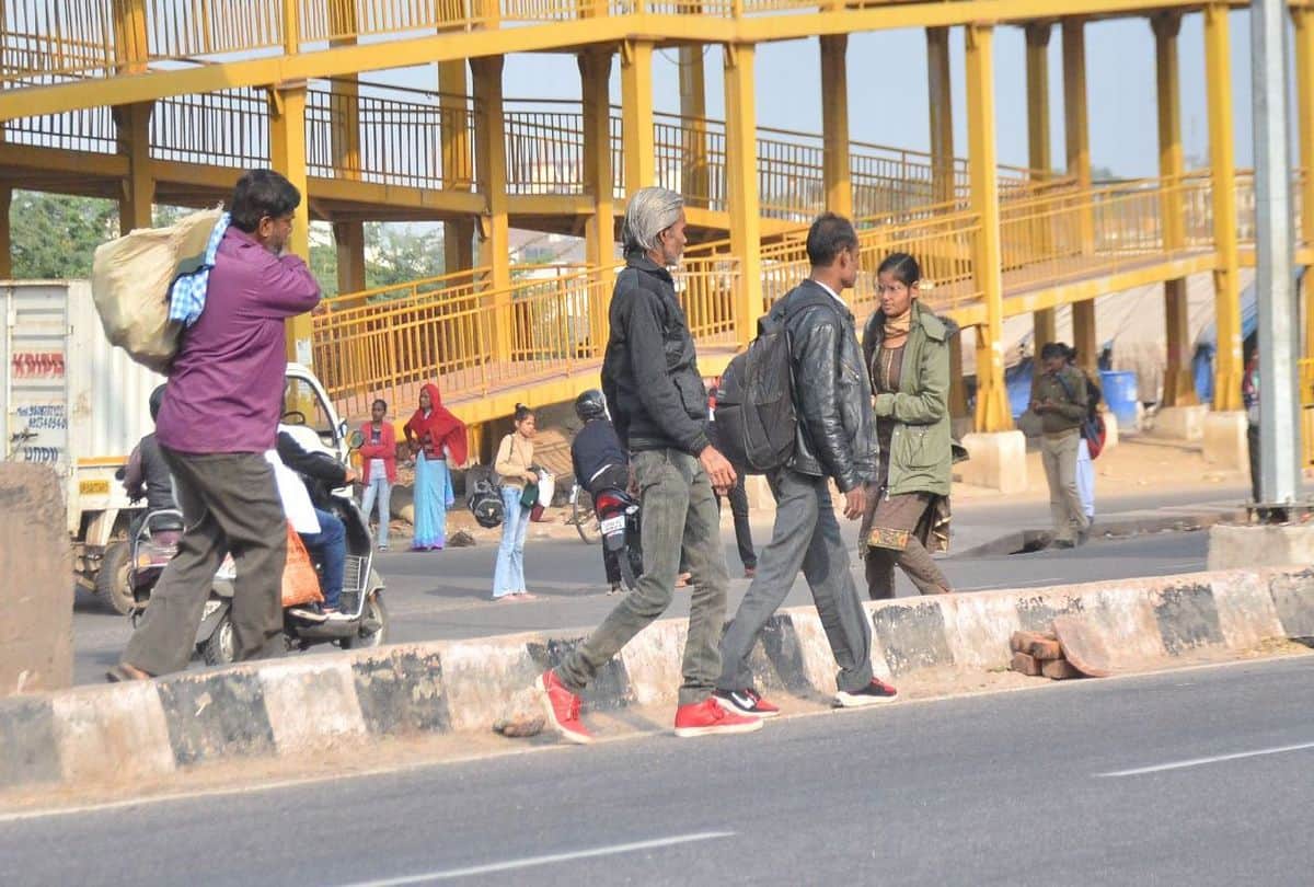 dangerous cuts on National Highway in Agra