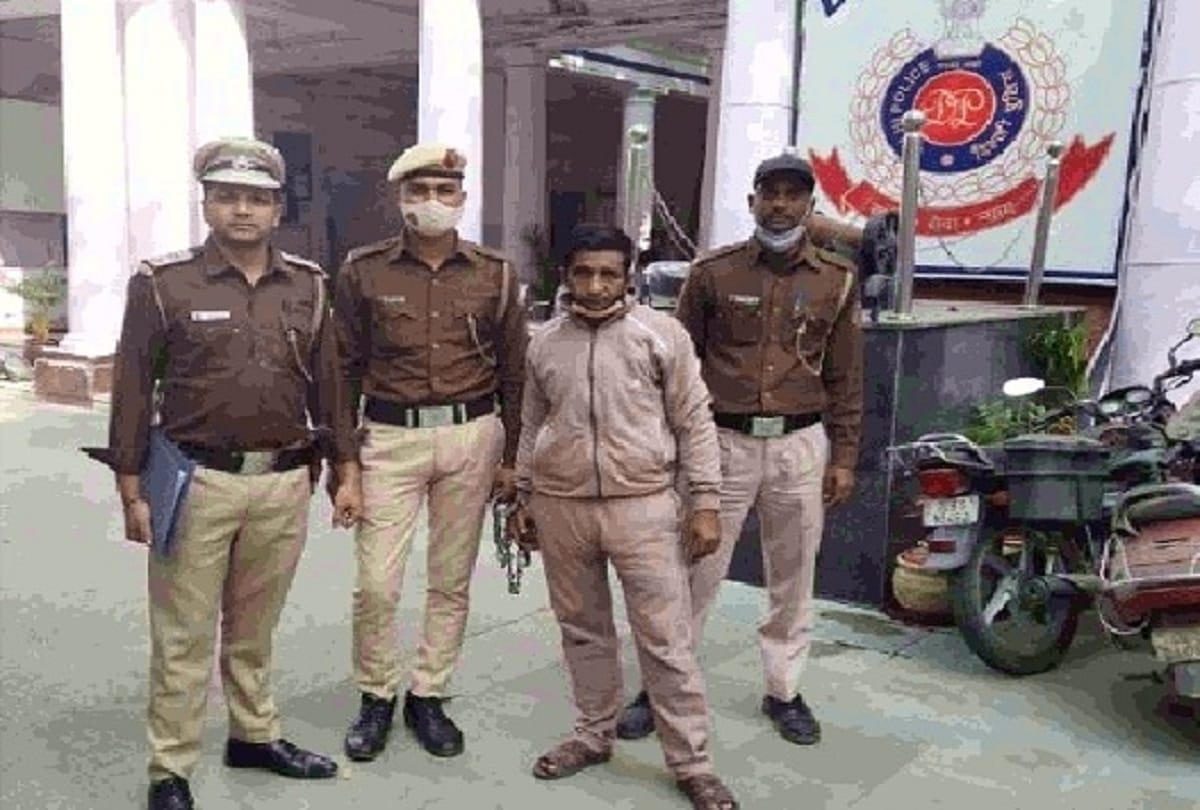 miscreant attacked with a knife for not getting the ticket to watch salman khan new movie