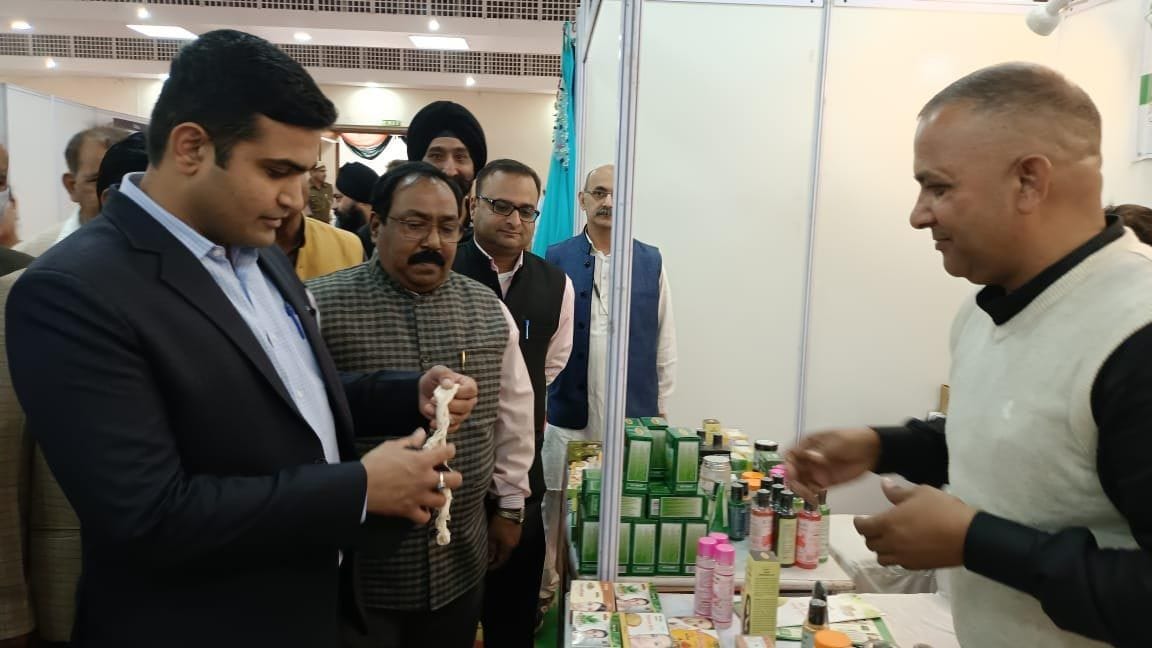 The Deputy Commissioner inspected the exhibition organized by the Village Industries Commission