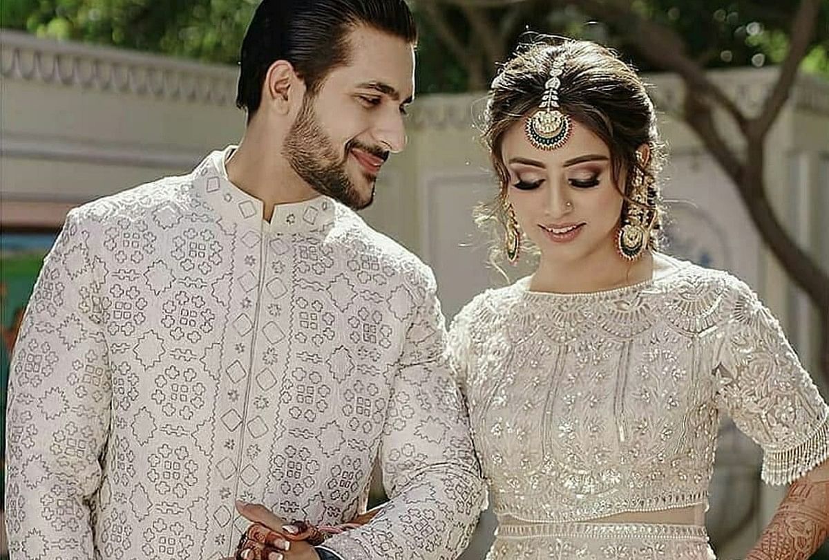Beautifully Patterned Jacket Style Off White Silk Sherwani | Indian wedding  clothes for men, Sherwani for men wedding, Groom dress men