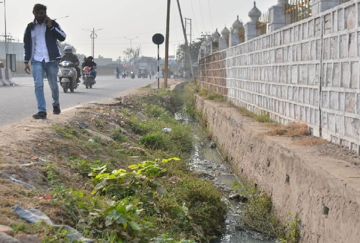 dangerous cuts on National Highway in Agra