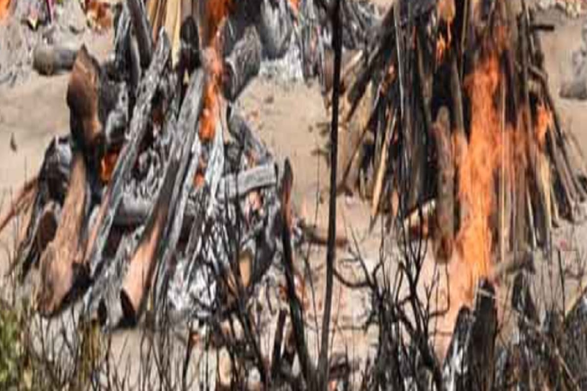 Bijnor News: Two brothers were cremated together after death in a road accident