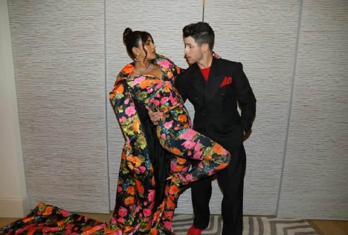 Nick Jonas Shares pics with Priyanka Chopra on Instagram fans reacts to the couple love