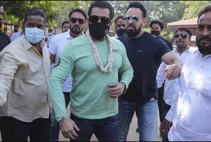 Salman Khan arrives at Gandhi Ashram to promote antim film actor special message written in the visitor book