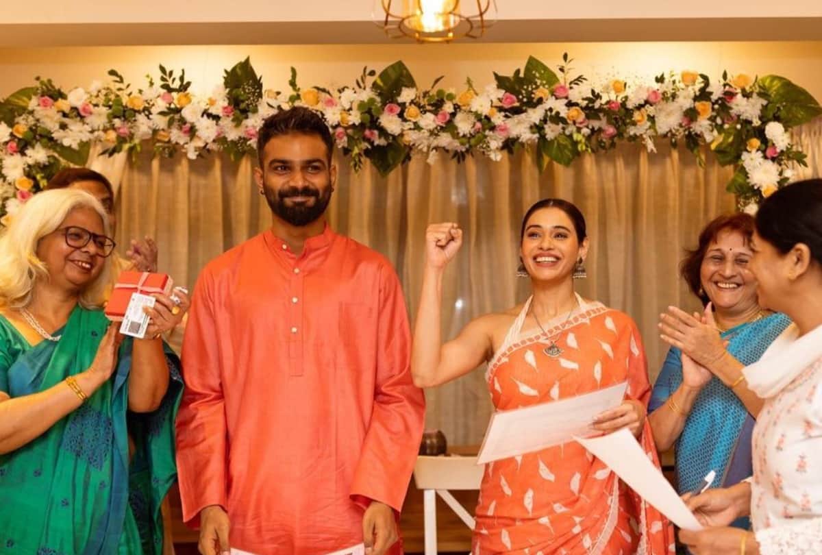 singer shalmali kholgade marriage to long  time boyfriend farhan shaikh fans like their simple wedding