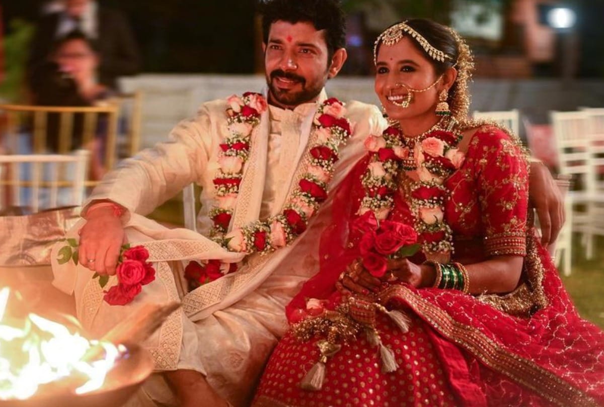 Mukkabaaz actor vineet kumar singh gets married to his girlfriend Ruchiraa Gormaray shares wedding pictures on Instagram