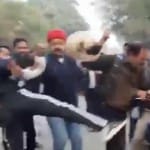 कचहरी में अधिवक्ताओं ने जमकर पीटा।
