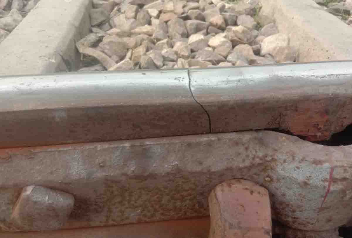 Many trains running due to broken tracks near Ganga Ghat railway station