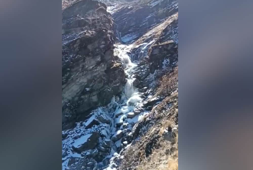 Uttarakhand weather Update Today: Waterfalls and rivers frozen after Bitter cold weather in Hilly Area photos