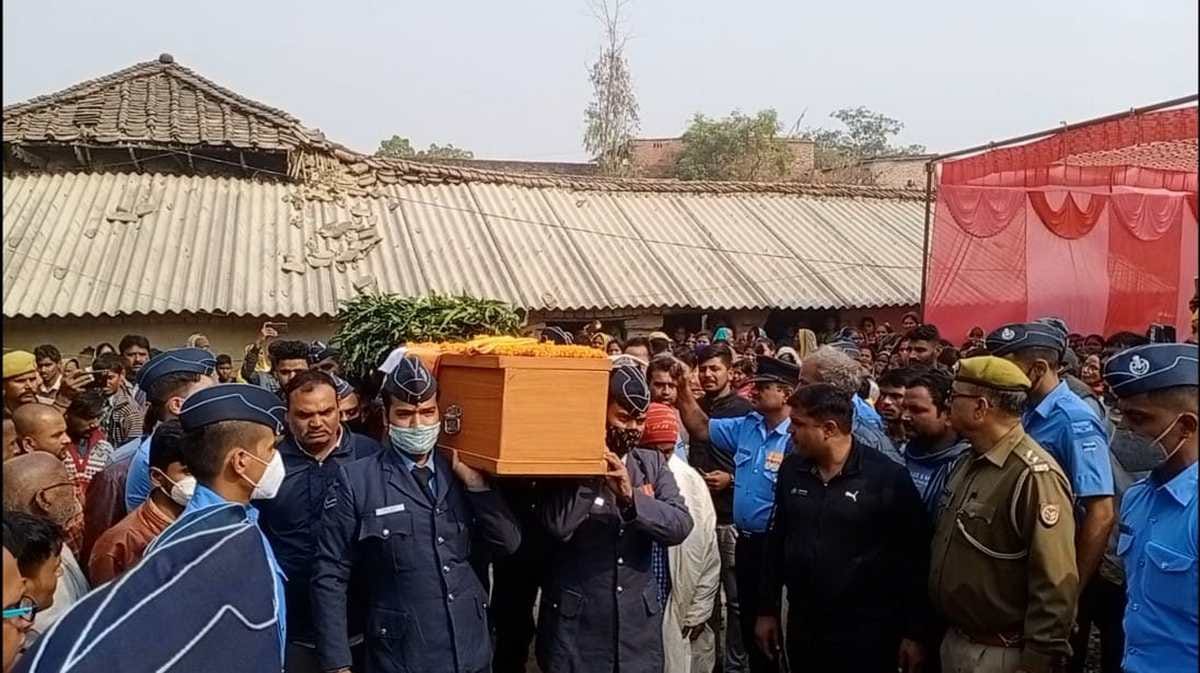 Air Force jawan died by heart attack dead body reached home in jaunpur