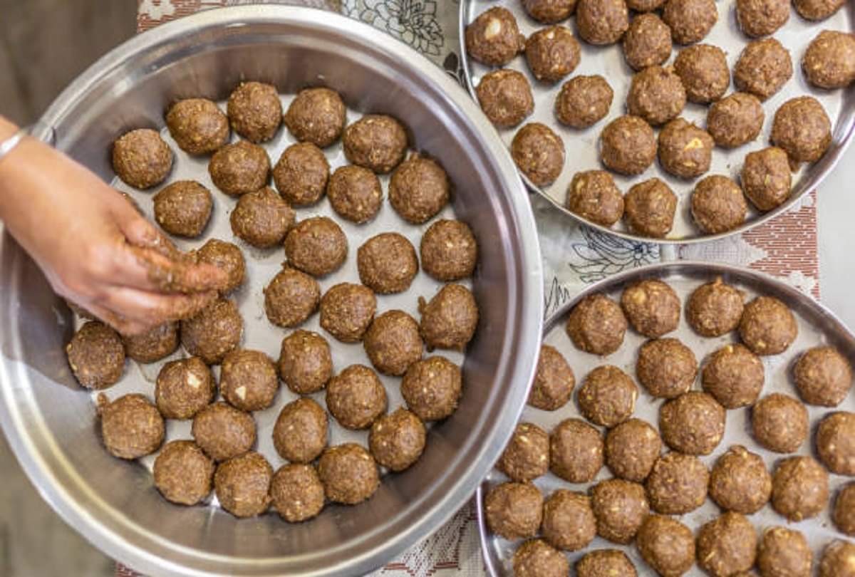 Ragi Ladoo Recipe How To Make Ragi Laddu In Hindi