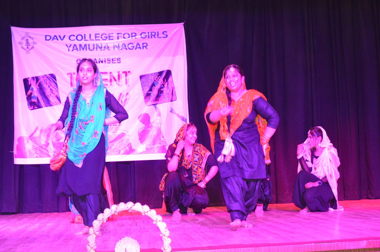 First place of Punjabi Mutiyar in Group Dance, Yamunanagar