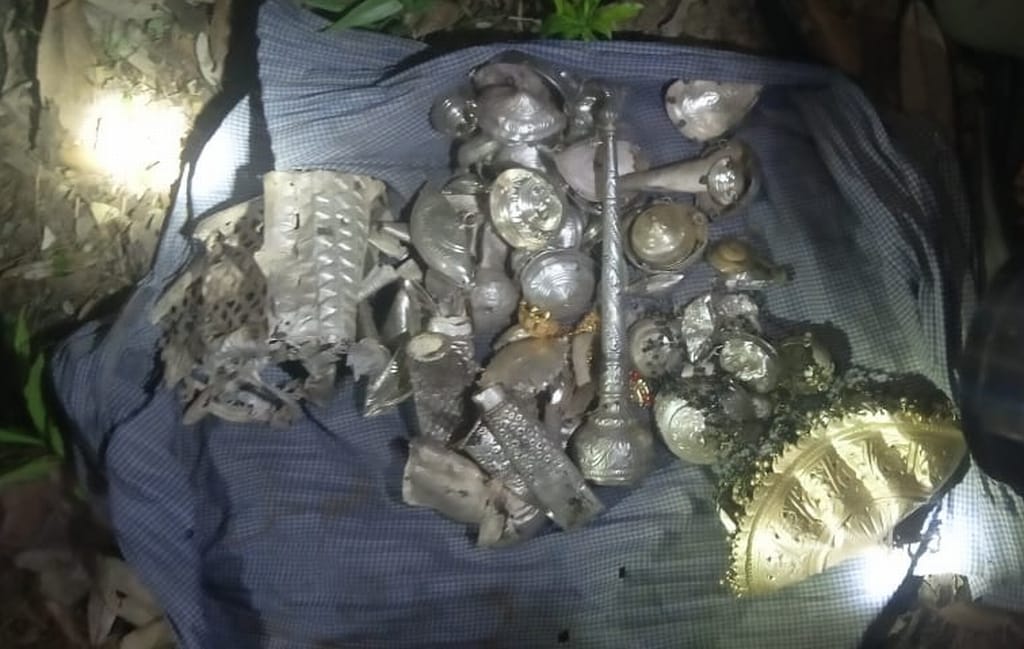 silver things of two lakhs rupees stolen in bijat maharaj temple braila in dahan panchyat sirmaur