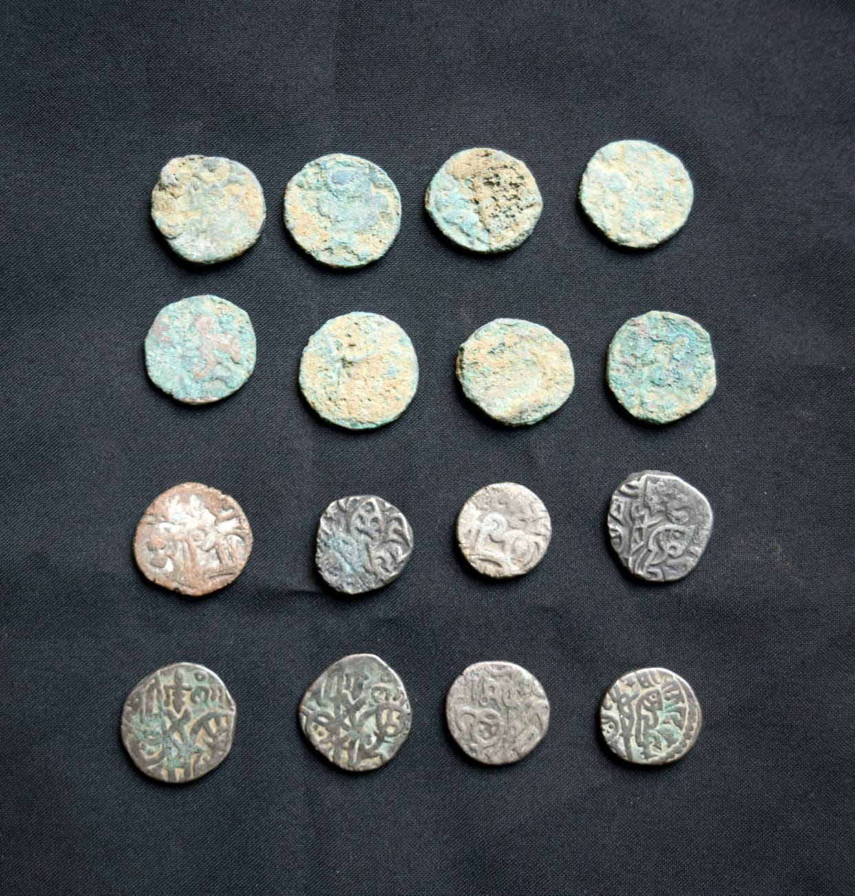 The empire of the rulers of Delhi remained till Baghpat, 16 ancient coins found from Katha
