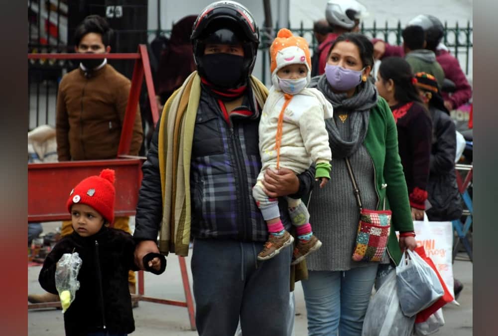 Uttarakhand weather Update Today: Waterfalls and rivers frozen after Bitter cold weather in Hilly Area photos