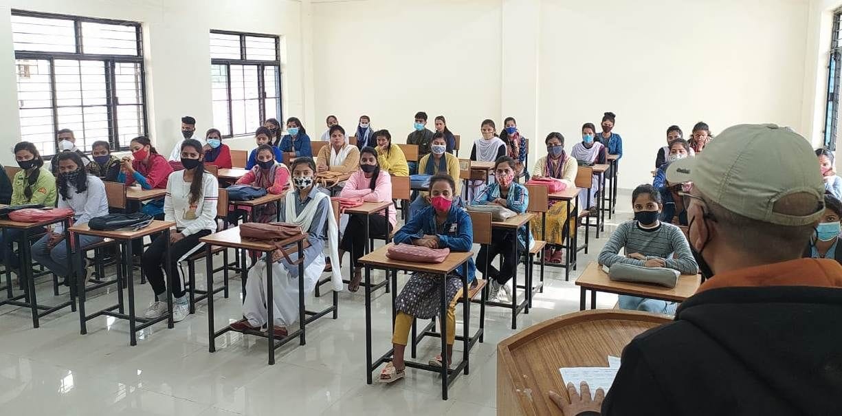 Carriar Cunsiling in Banbasa Collage