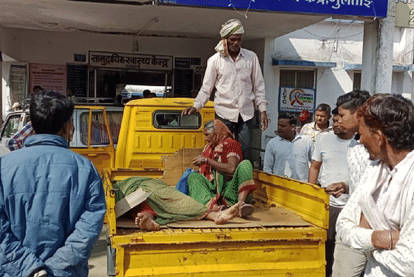 Madhya Pradesh: 6 killed including bus driver, 16 passengers injured in a fierce collision between a bus-truck in Betul