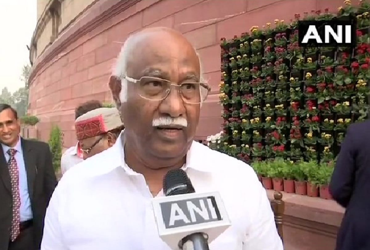 Tamil Nadu AIADMK expels its senior leader A Anwar Raja