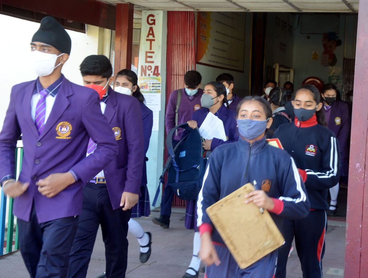 926 students took sociology exam