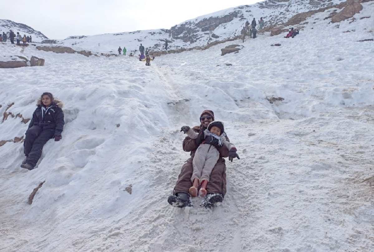 himachal weather update: Rain-snow alert in many districts, cold wave increased