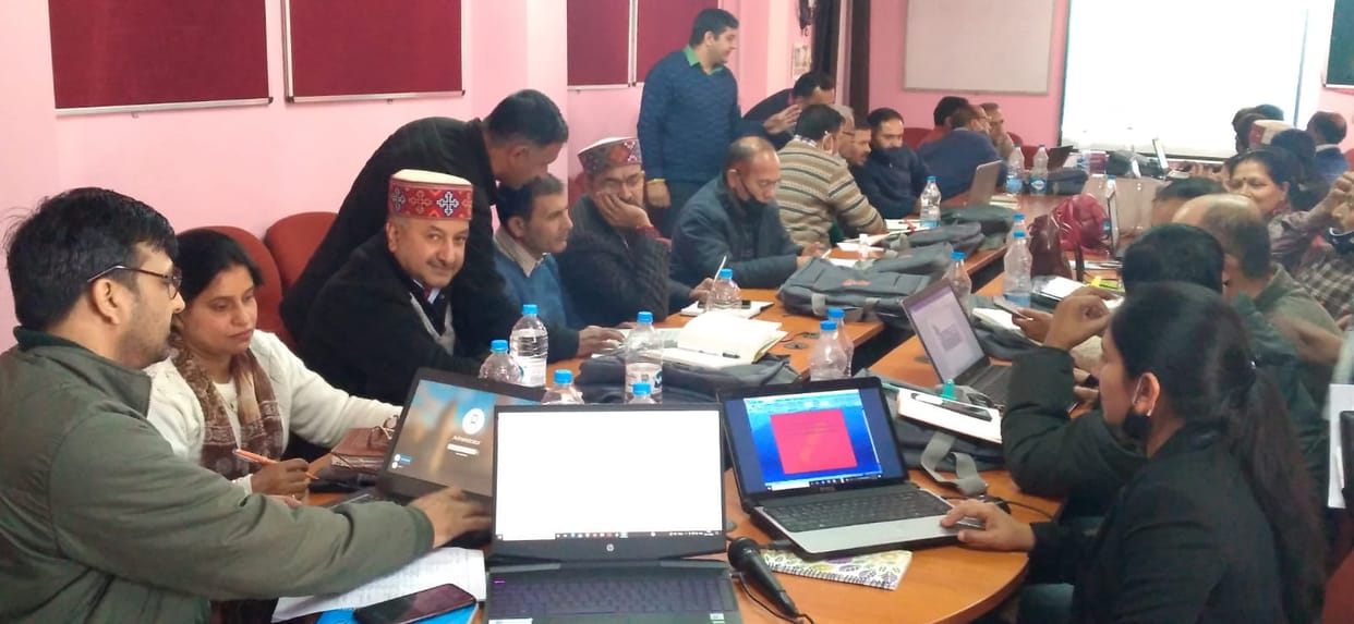 teachers learning online technics in diet nahan