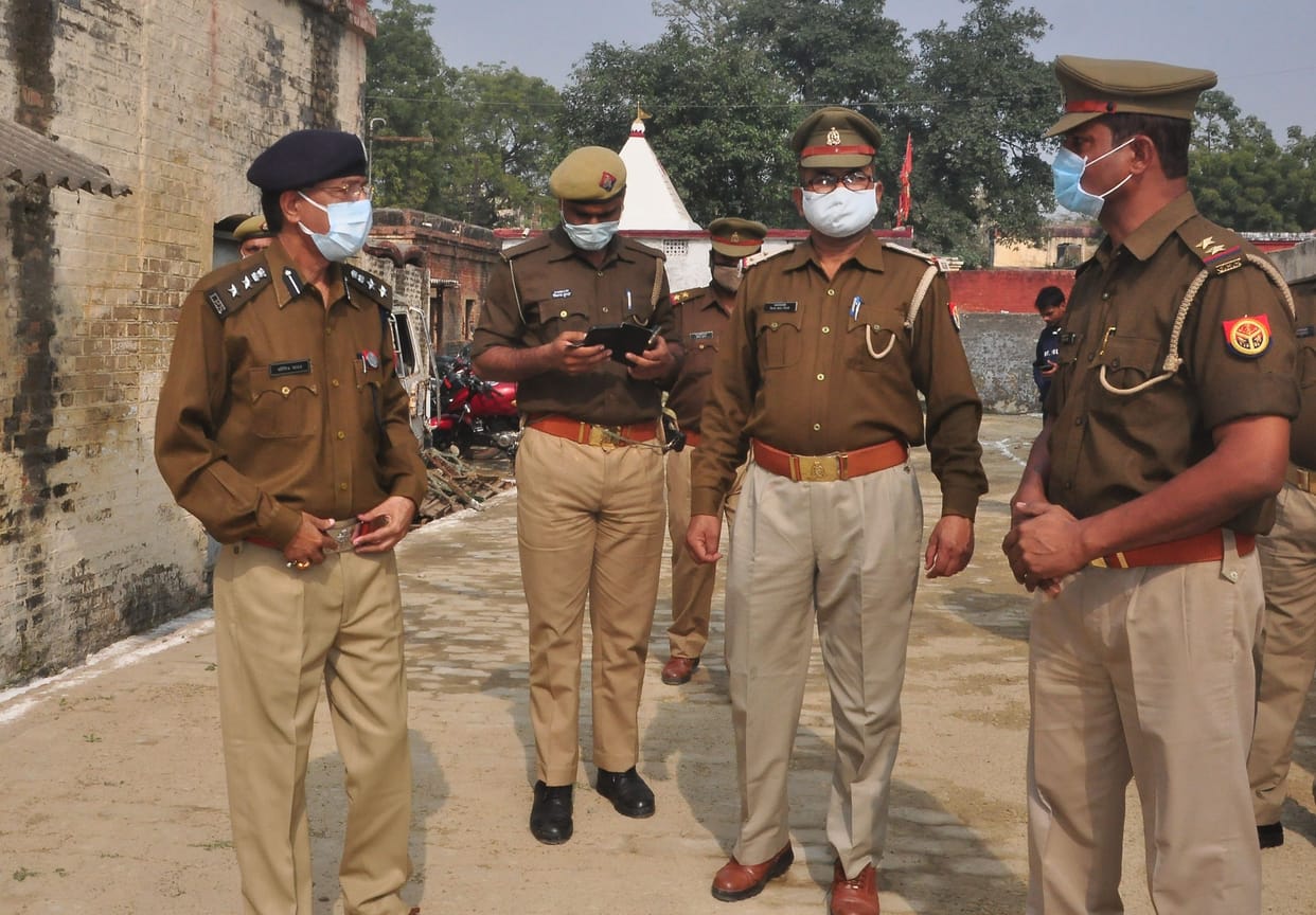 Seeing the barracks of the soldiers, the angry GRP SP heard the truth