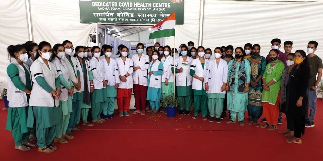 Health employees of makeshift hospital demand for incentives in Solan