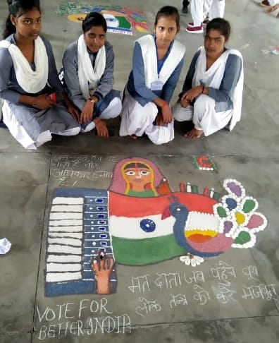 Daughters explained the importance of voter through Rangoli