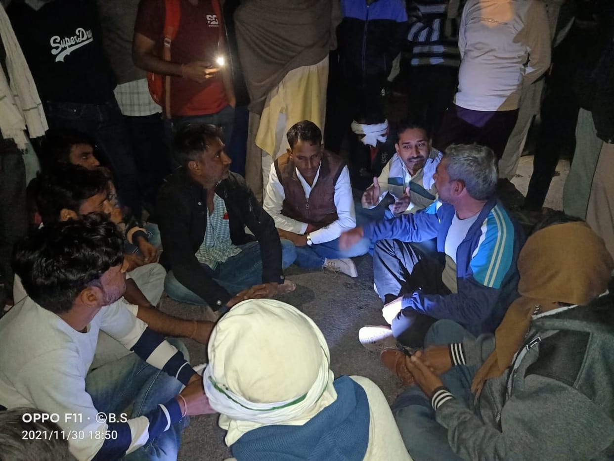 Bike rider dies after being crushed by a trolley, villagers jammed for one and a half hours