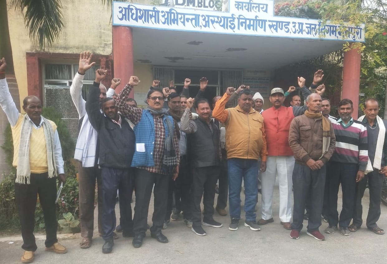 Angry employees demonstrated due to release in backdate