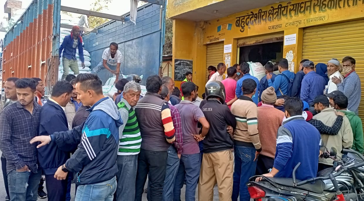 Crowd Control For Urea in Tanakpur