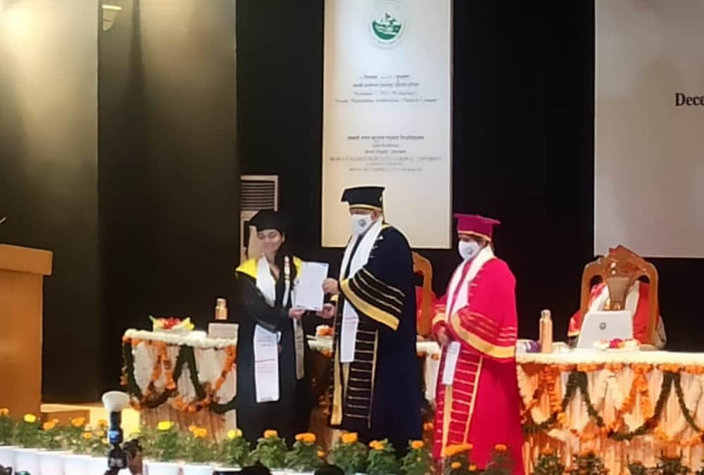 HNB Garhwal Central University Convocation 2021: Cds Bipin Rawat Gives Degree and Gold Medal to students Photos