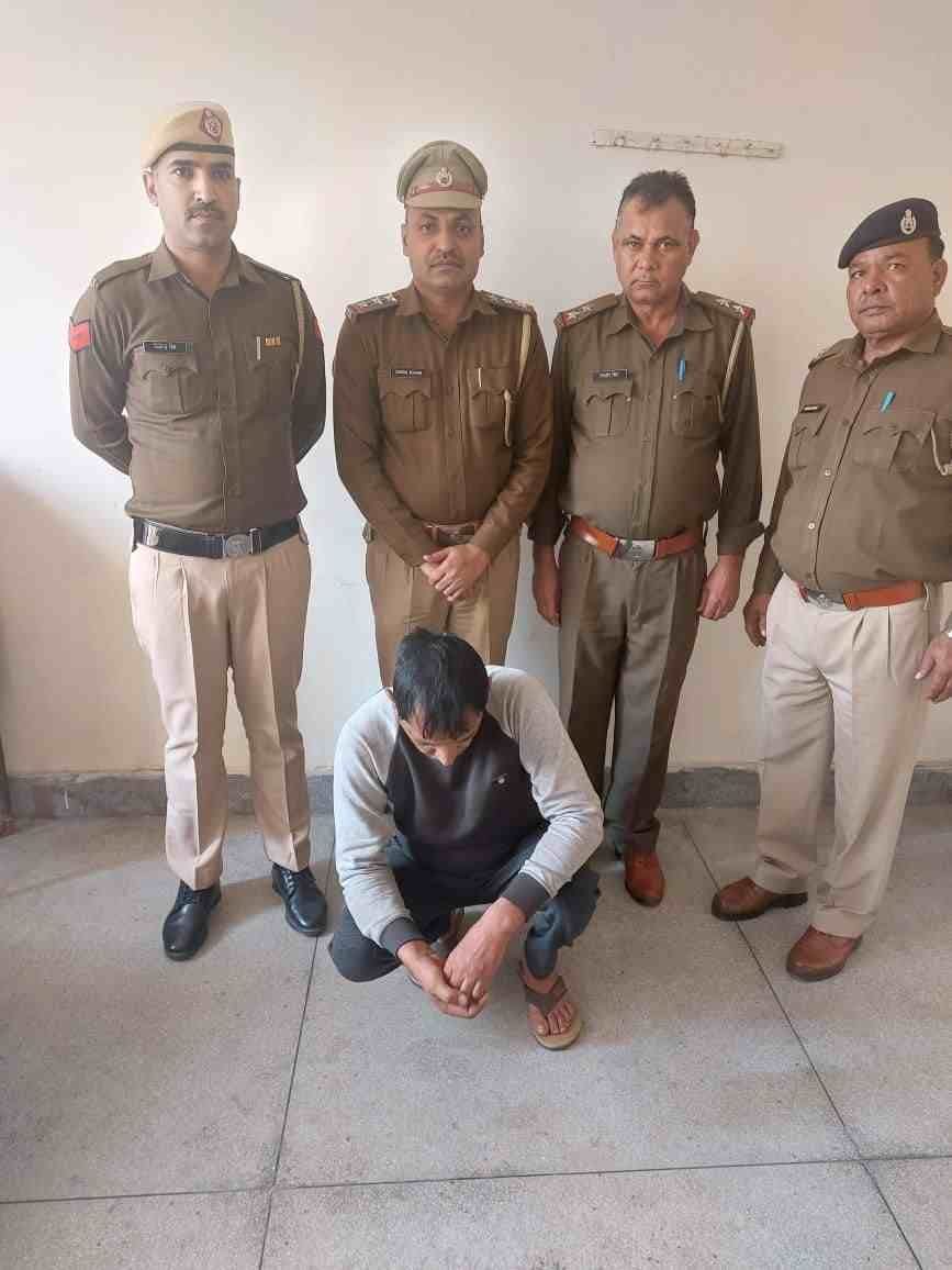 After the murder of the contractor, the king had come to Rohtak leaving Dharmendra, arrested