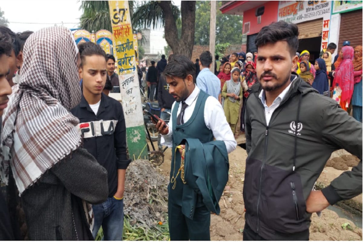 UP News: Two people has died and 20 injured in bus tractor accident before marriage in Muzaffarnagar