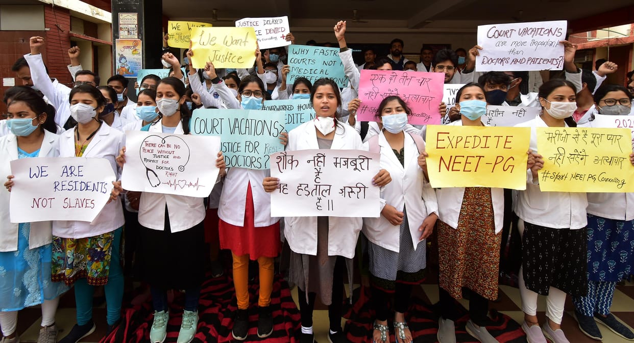 Angry junior doctors raised slogans in SRN