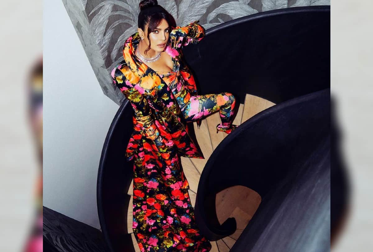 Priyanka Chopra Floral Pantsuit Photos in 2021 Fashion Awards red carpet