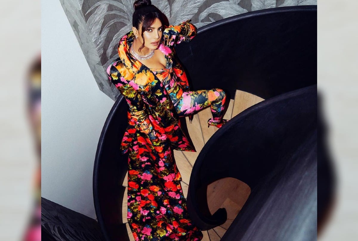 Priyanka Chopra Floral Pantsuit Photos in 2021 Fashion Awards red carpet