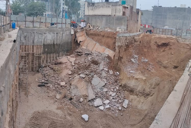 Two showrooms collapsed due to the excavation of double basement in Zirakpur