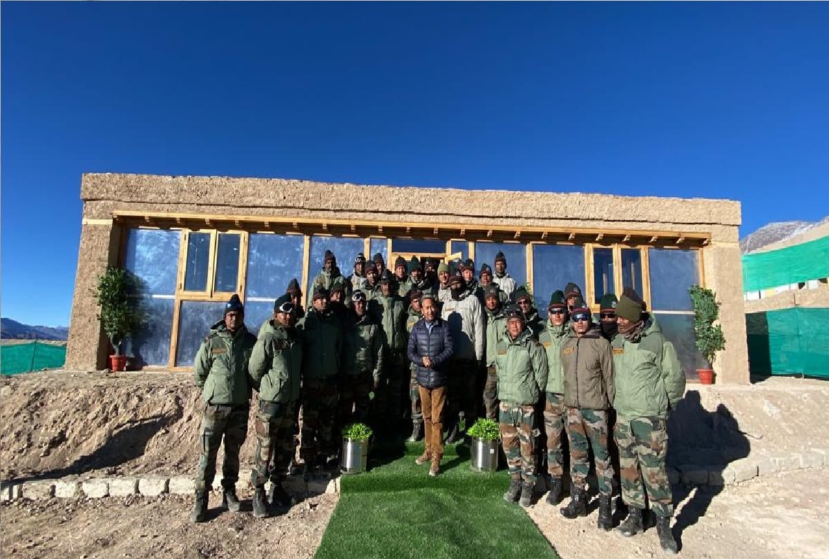 Sonam Wangchuk's Institute handed over Solar Heated Insulated Ladakhi Shelter to Army