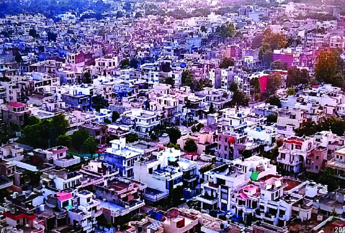 Shrinking Delhi needs breaths for housing