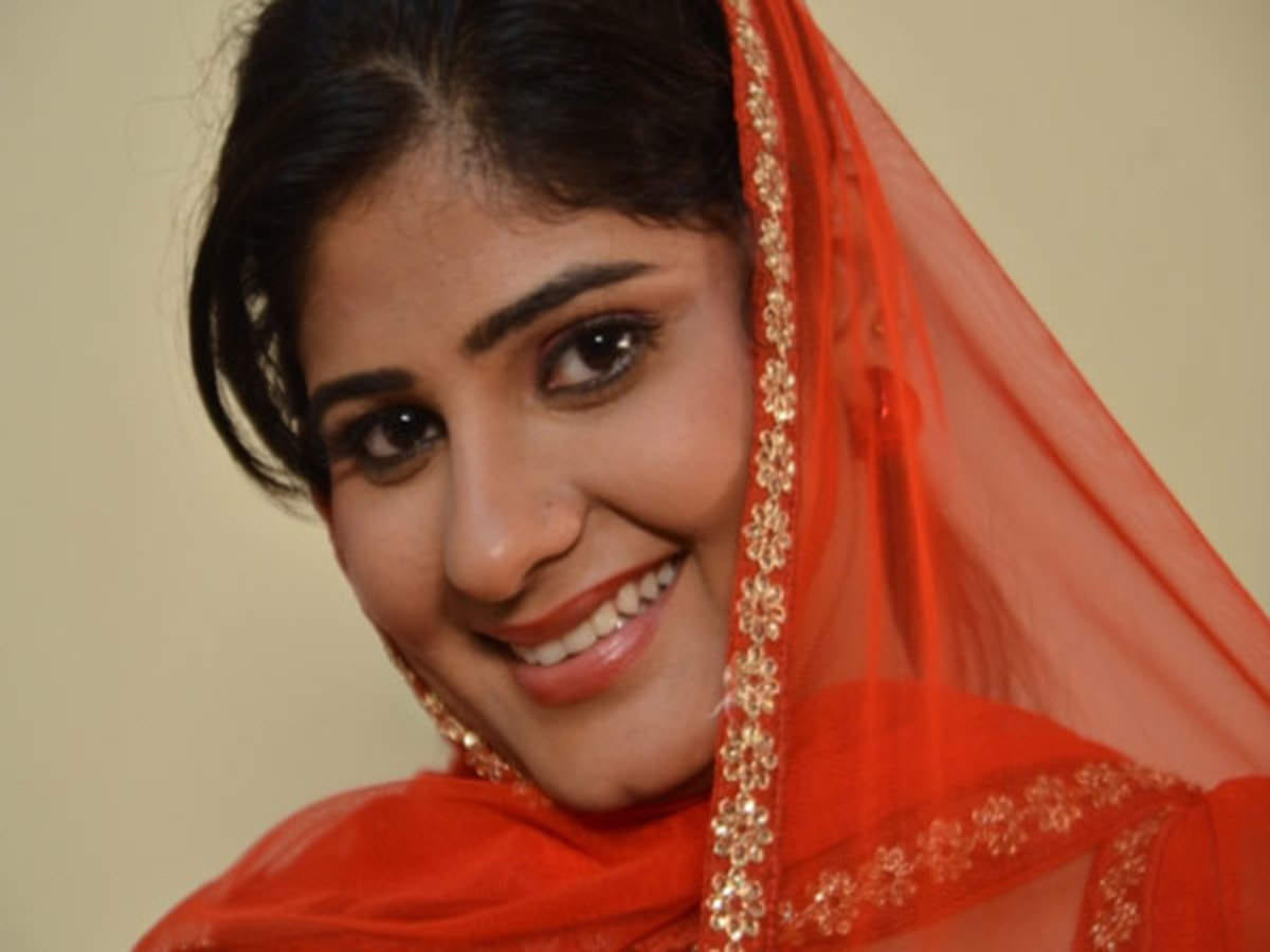Bhojpuri actress Neha Shree's Facebook page hacked, Deilhi High court seeks Facebook's response