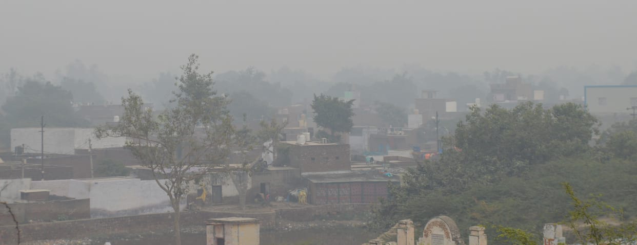 Hathras: Winter increased with drizzle, mist prevailing
