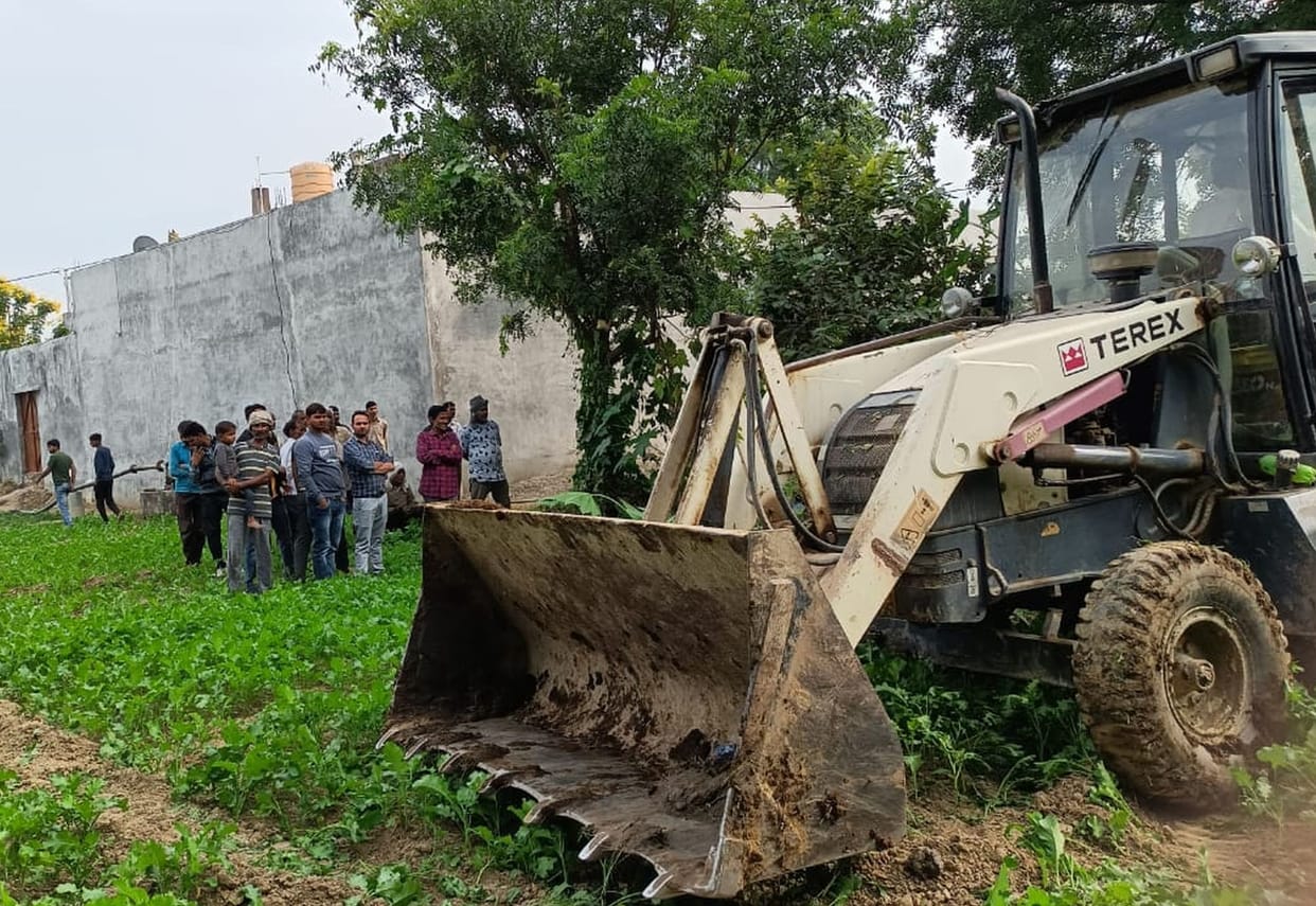 fathepur news,Revenue team got the possession removed from the compost pits